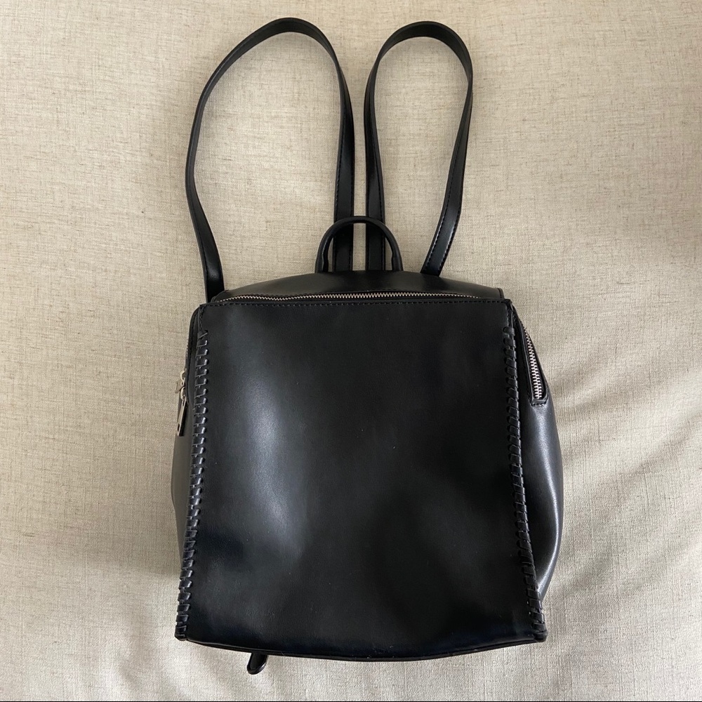 🌻5/$20🌻 Cute Backpack  (Near Perfect Condition)